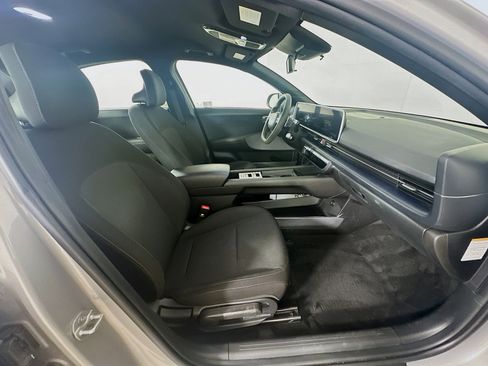 Used 2024 Hyundai Ioniq 6 SE RWD image 31