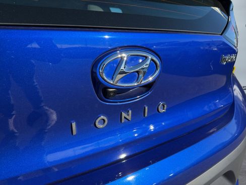 Used 2022 Hyundai Ioniq Limited image 14