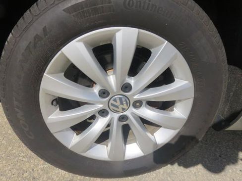 Used 2013 Volkswagen Beetle 2.5 image 10