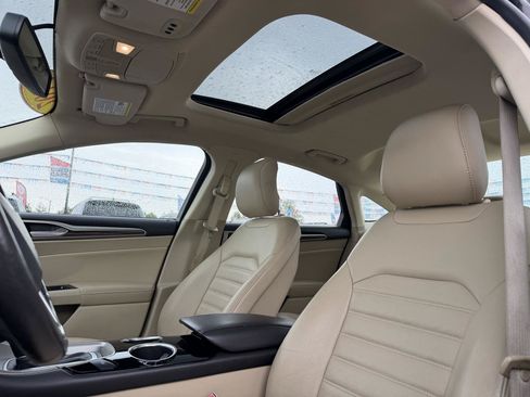 Used 2014 Ford Fusion SE w/ Equipment Group 202A FWD image 14