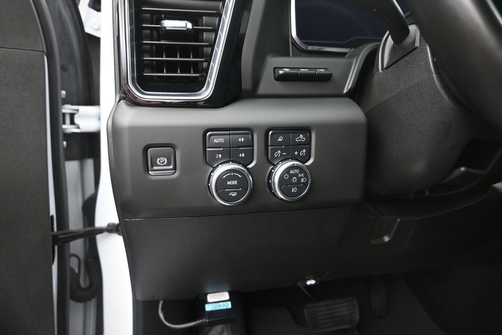 Certified 2025 GMC Sierra 2500 Denali w/ Technology Package AWD/4WD image 13