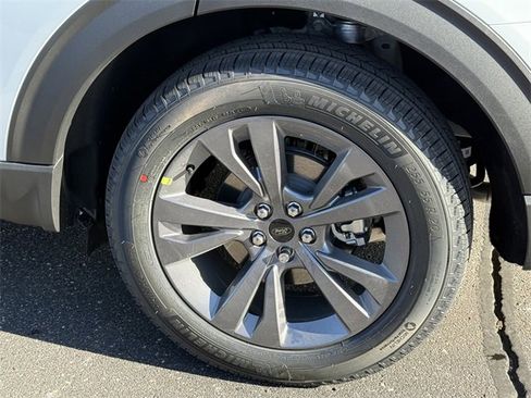 New 2026 Ford Explorer Active w/ Active Comfort Package image 10