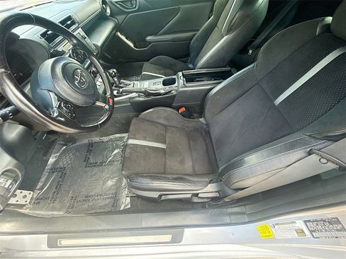 Used 2023 Toyota GR86 Premium image 18