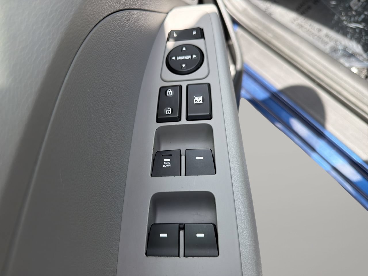 Used 2020 Hyundai Elantra SE FWD image 17