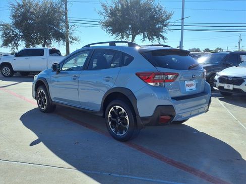 Used 2023 Subaru Crosstrek 2.0i image 2