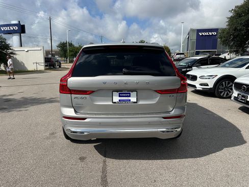 Certified 2023 Volvo XC60 B5 Ultimate w/ Climate Package image 5