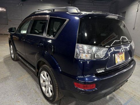 Used 2010 Mitsubishi Outlander XLS AWD/4WD image 3