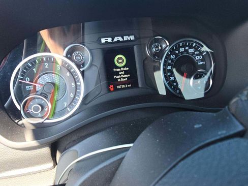 Used 2024 RAM 2500 Big Horn w/ Night Edition AWD/4WD image 15