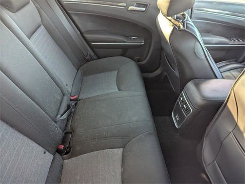 Used 2019 Chrysler 300 Touring image 10