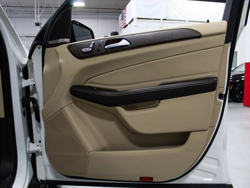 Used 2019 Mercedes-Benz GLE 43 AMG 4MATIC w/ Premium 2 Package image 36