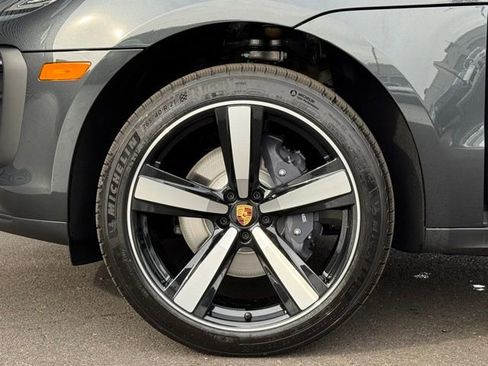 New 2026 Porsche Macan image 11