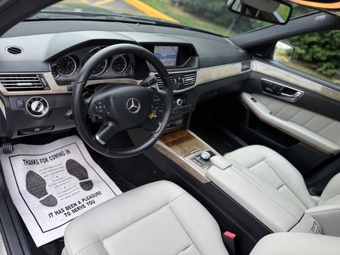 Used 2011 Mercedes-Benz E 350 4MATIC Sedan image 27