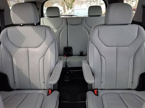 Used 2023 Hyundai Palisade SEL w/ Premium Package AWD/4WD image 19