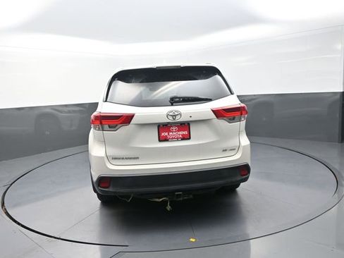 Used 2018 Toyota Highlander SE AWD/4WD image 56