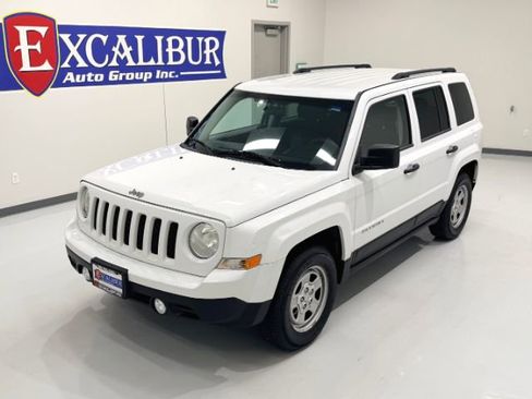 Used 2012 Jeep Patriot Sport FWD image 4