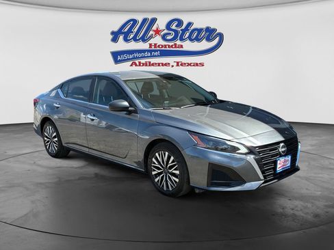 Used 2025 Nissan Altima 2.5 SV FWD image 7