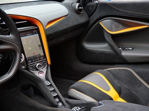 Used 2022 McLaren 720S Performance image 24