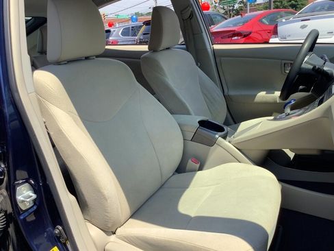 Used 2014 Toyota Prius Three w/ Solar Roof Package FWD image 16