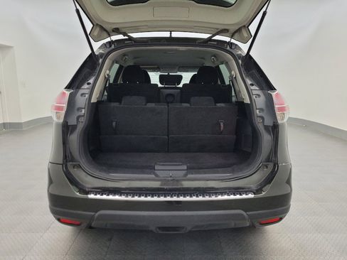 Used 2016 Nissan Rogue S w/ S Family Package FWD image 29