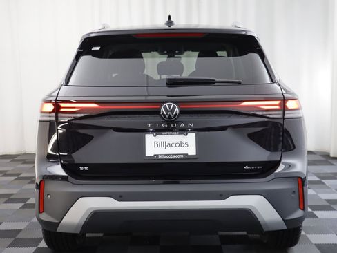 New 2026 Volkswagen Tiguan SE image 15