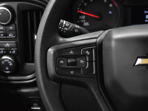 Used 2023 Chevrolet Silverado 1500 Custom image 8