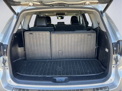 Used 2017 Toyota Highlander XLE FWD image 28