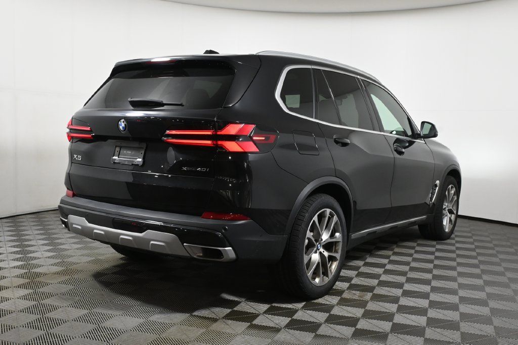 Certified 2025 BMW X5 xDrive40i w/ Parking Assistance Package AWD/4WD image 11