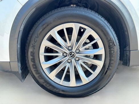Certified 2024 MAZDA CX-90 3.3 Turbo w/ Preferred Plus AWD/4WD image 33