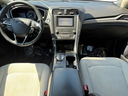 Used 2019 Ford Fusion SE w/ Equipment Group 151A image 10