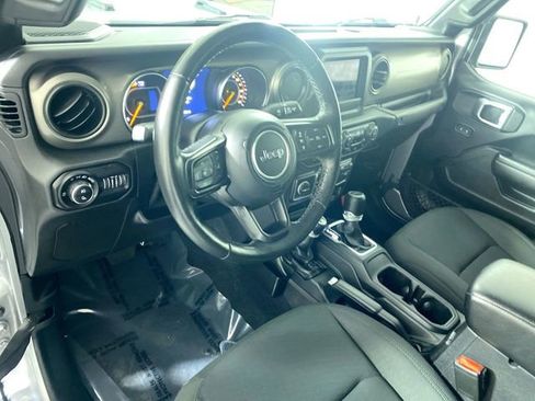 Used 2021 Jeep Gladiator Willys image 23