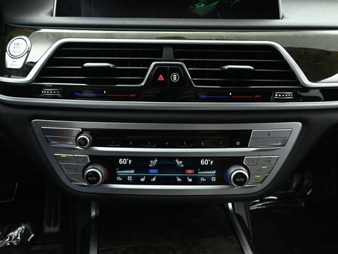 Used 2019 BMW 750i image 39