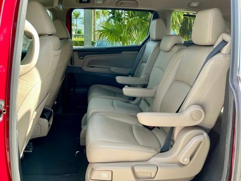 Certified 2022 Honda Odyssey Touring image 9