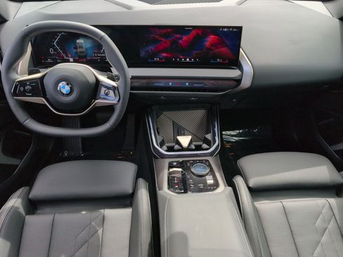 Certified 2025 BMW X3 xDrive30i w/ M Sport Package AWD/4WD image 29