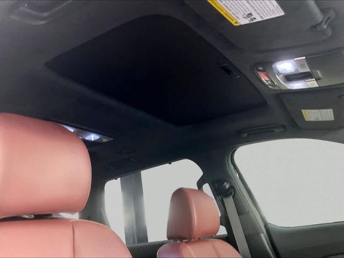 Used 2024 Kia Telluride SX Prestige AWD/4WD image 14