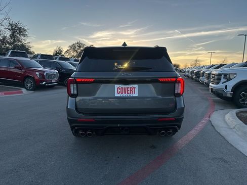 Used 2025 Ford Explorer ST image 8