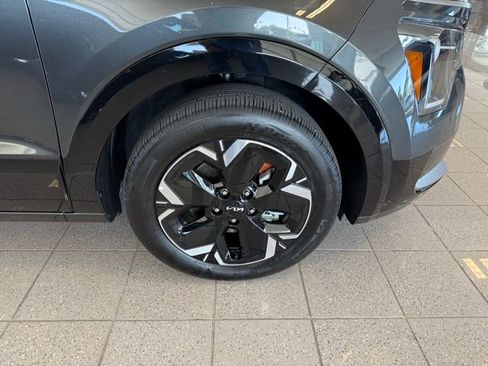 Used 2023 Kia Niro Wind w/ Wind Preserve Package FWD image 10