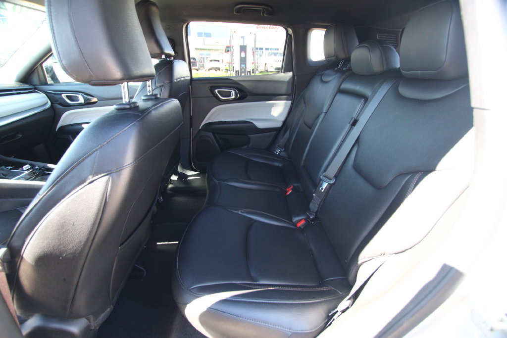 Used 2024 Jeep Compass Limited AWD/4WD image 7