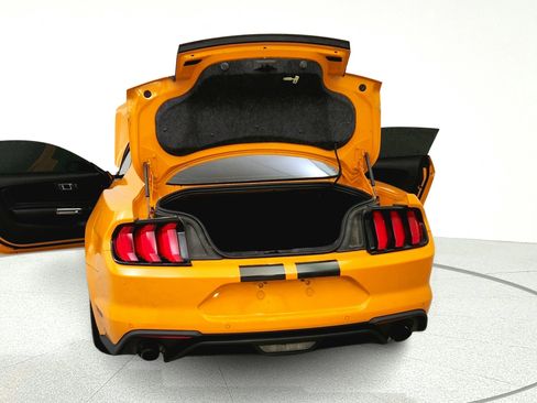 Used 2018 Ford Mustang Coupe w/ Equipment Group 101A RWD image 13