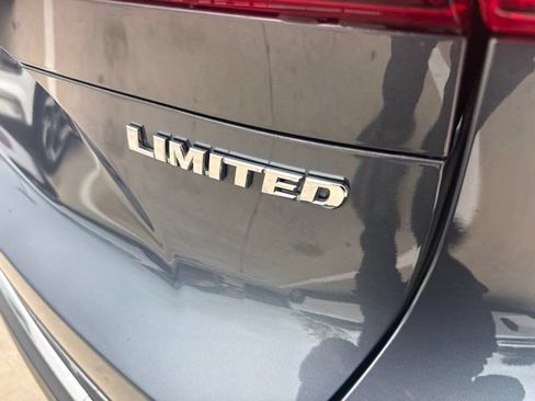 Used 2024 Toyota Venza Limited AWD/4WD image 4