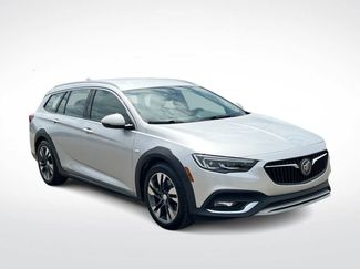 Used 2018 Buick Regal Essence w/ Driver Confidence Package #1 AWD/4WD video 2