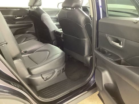 Used 2024 Toyota Grand Highlander AWD image 21