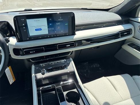 New 2025 Lincoln Aviator Black Label w/ Black Label Special Edition image 16