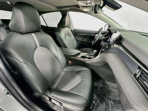 Used 2022 Toyota Camry SE w/ Convenience Package FWD image 26
