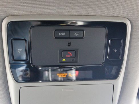 Used 2024 Toyota Grand Highlander AWD image 25