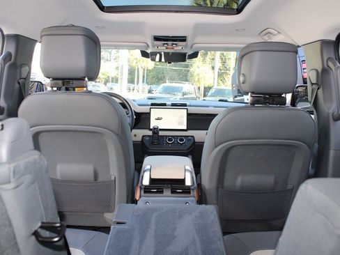 Used 2024 Land Rover Defender 130 X image 51