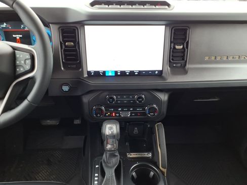 New 2026 Ford Bronco Badlands image 10