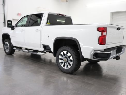Used 2022 Chevrolet Silverado 2500 LT w/ Convenience Package AWD/4WD image 6