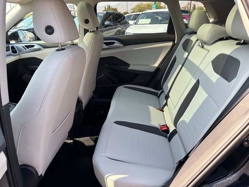 New 2025 Volkswagen Taos SE image 11