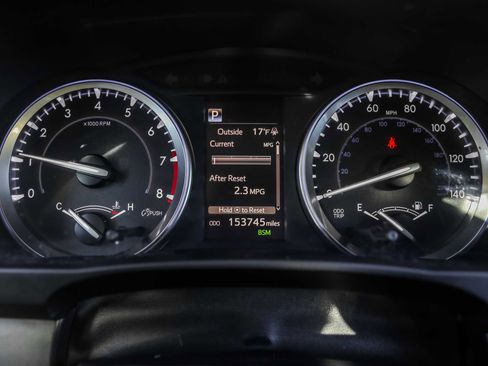 Used 2018 Toyota Highlander SE image 28