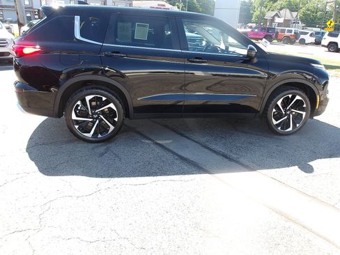 Used 2023 Mitsubishi Outlander SE AWD/4WD image 9